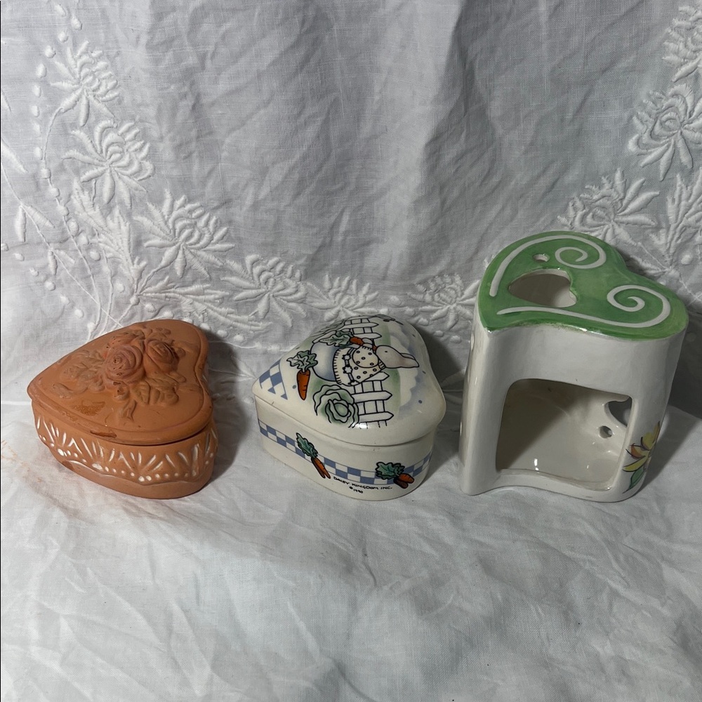Valentine/Easter Heart-Shaped Ceramic Trinket Dishes/Tealight Holder - Picture 6 of 7